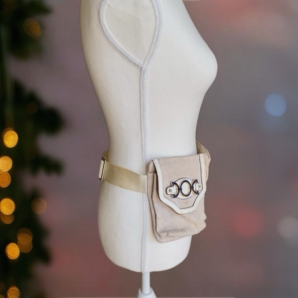 Vintage Beige Waist Bag with Gold Accent - Picture 5 of 13